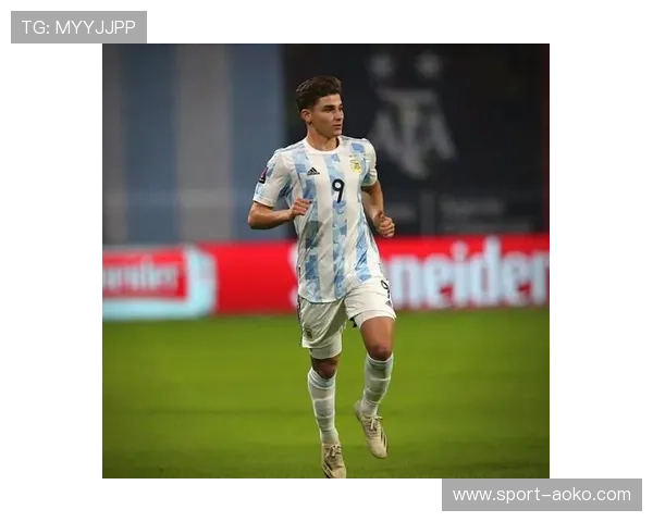 世界杯足球球星财富揭秘他们的收入来源与奢华生活方式分析