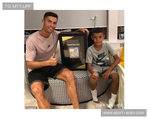 当足球球星的女朋友：光鲜背后的挑战与甜蜜生活